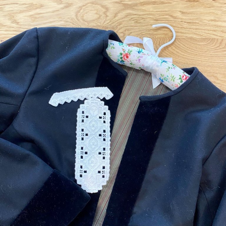 2b43ef41-ca17-4e62-bc9f-1f66c7e61360