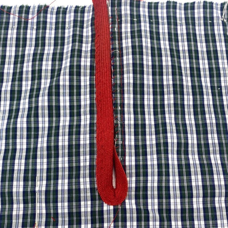 Finish by slip stitching the binding on the wrong side.