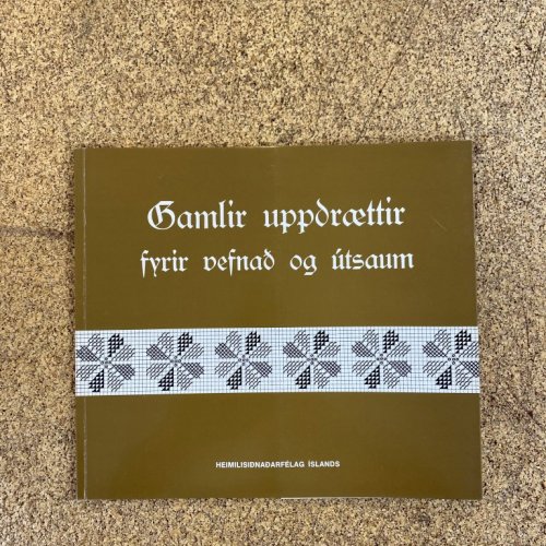 Gamlir uppdrættir fyrir vefnað og útsaum 