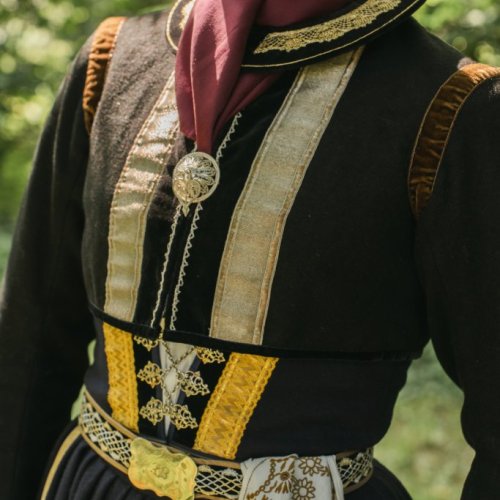 Þjóðbúningasaumur á akureyri apríl 2026