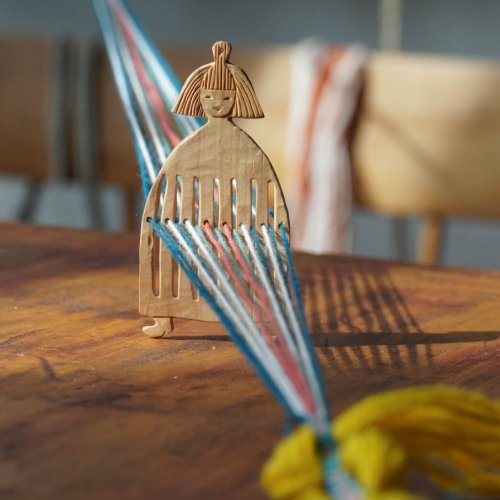 Bandvefsgrind - tálgað og ofið 