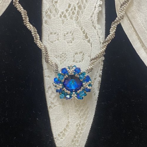 Perluvefna&eth;ur &iacute; skartgripager&eth; - n&aacute;mskei&eth; 